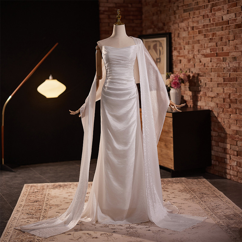 綺麗 白 サテン 肩飾りが付 ウェディングドレス パーティー 裾引き シンプル 結婚式 花嫁 前撮り 披露宴 A7160
