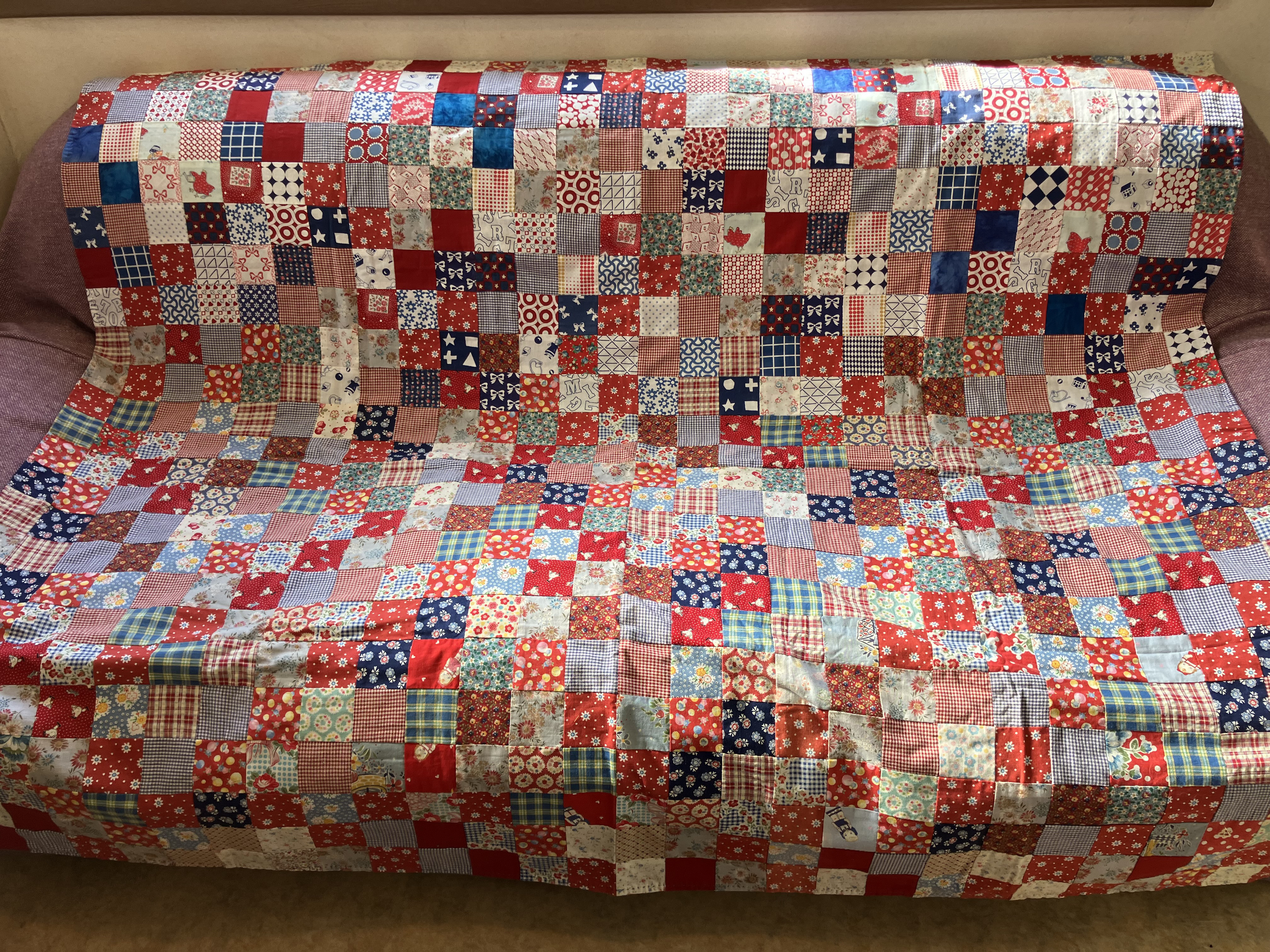 四角つなぎのパッチワークマルチカバー