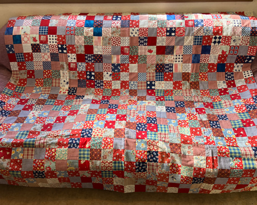 四角つなぎのパッチワークマルチカバー その他インテリア雑貨 ハピネス