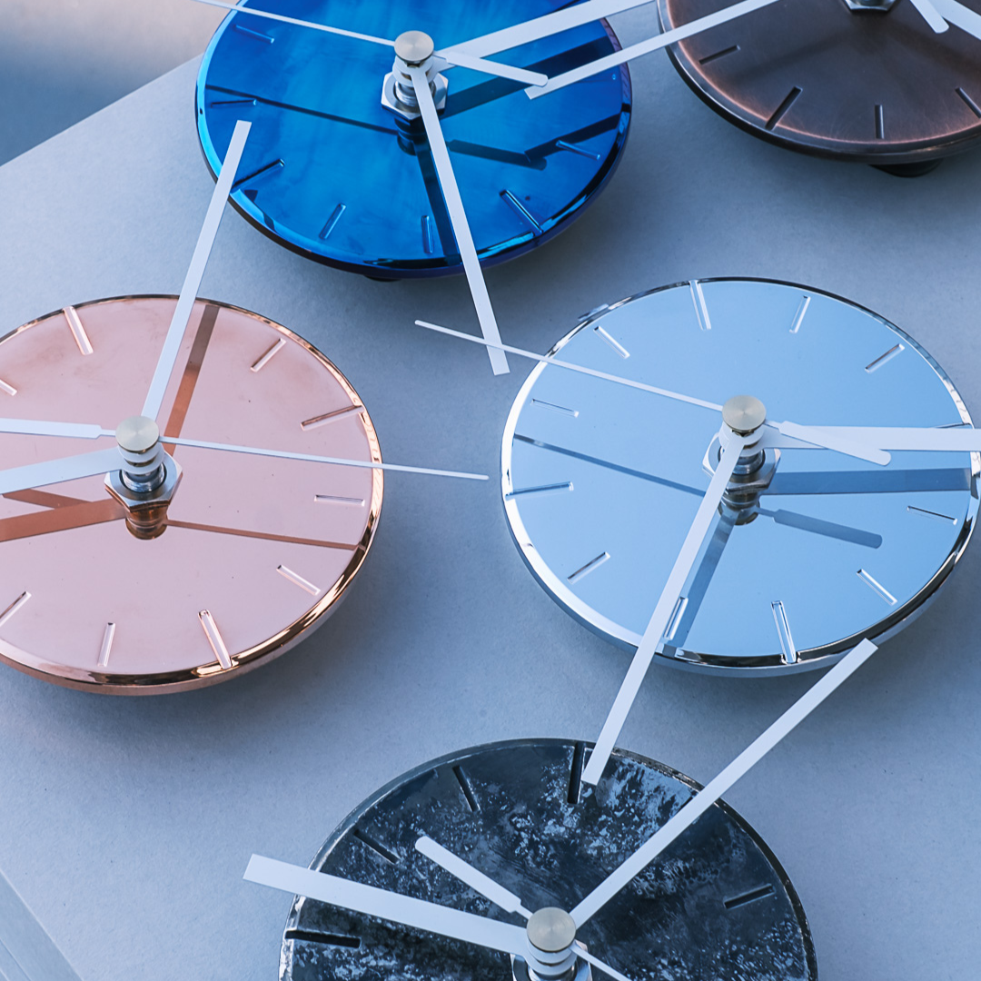 ひかりを楽しむ掛け時計〈銀河〉9cm｜ちいさな時計｜輝きを与える光のインテリア