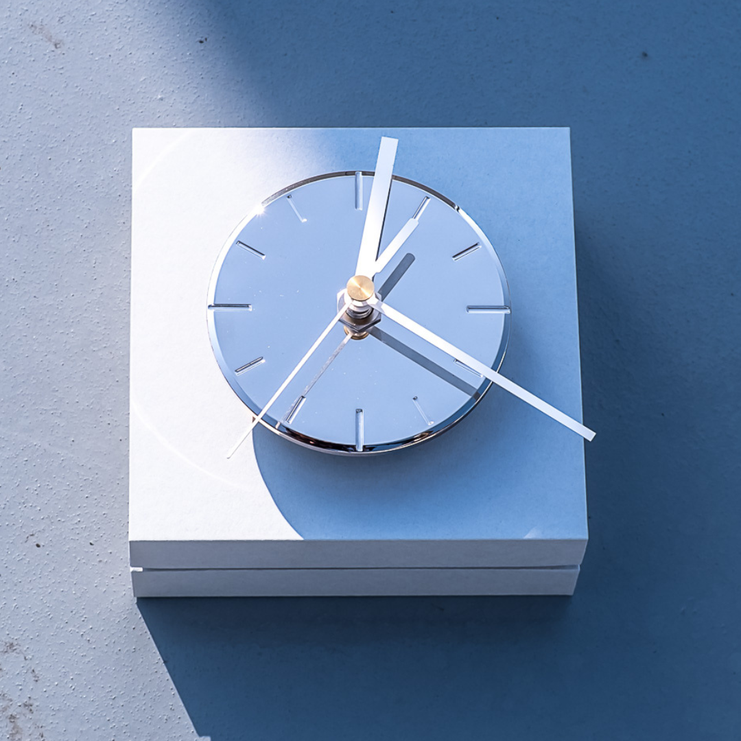 ひかりを楽しむ掛け時計〈銀河〉9cm｜ちいさな時計｜輝きを与える光のインテリア