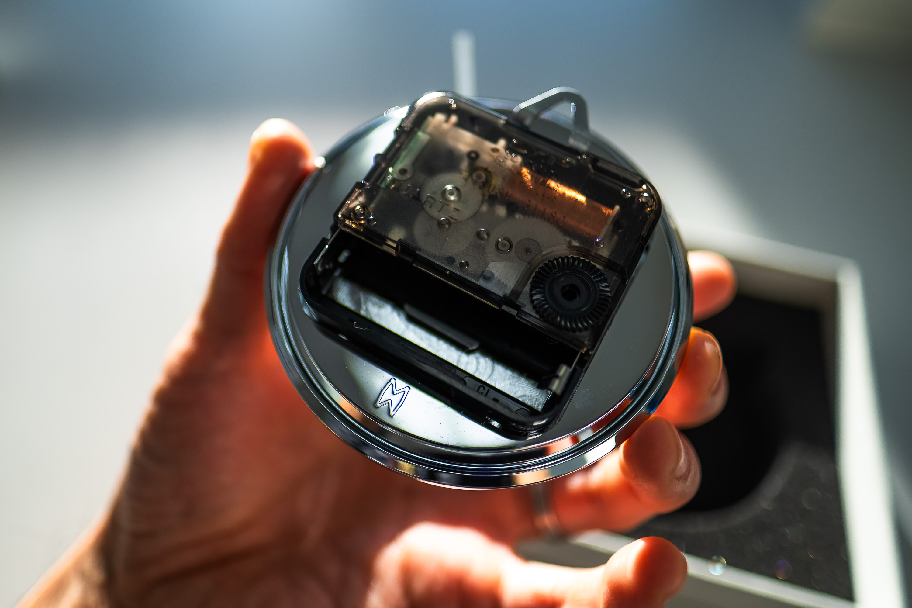 ひかりを楽しむ掛け時計〈銀河〉9cm｜ちいさな時計｜輝きを与える光のインテリア