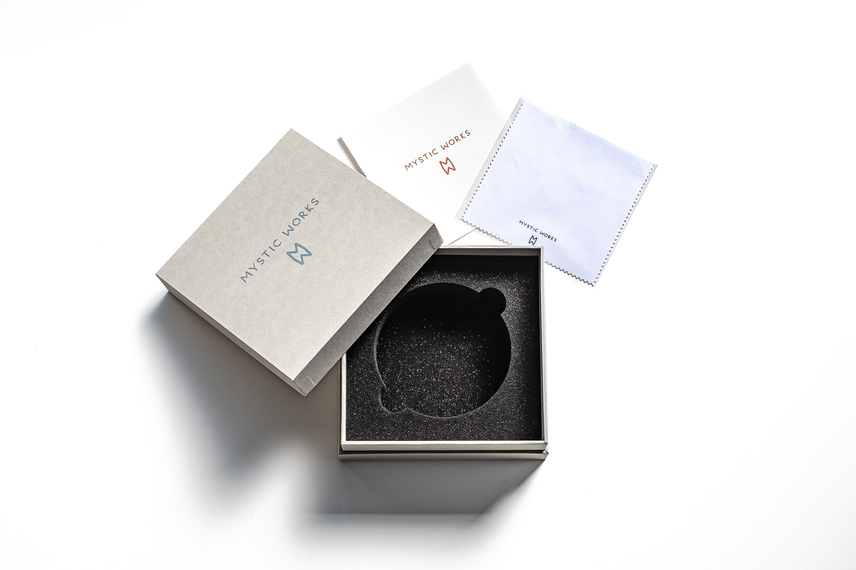 ひかりを楽しむ掛け時計〈銀河〉9cm｜ちいさな時計｜輝きを与える光のインテリア