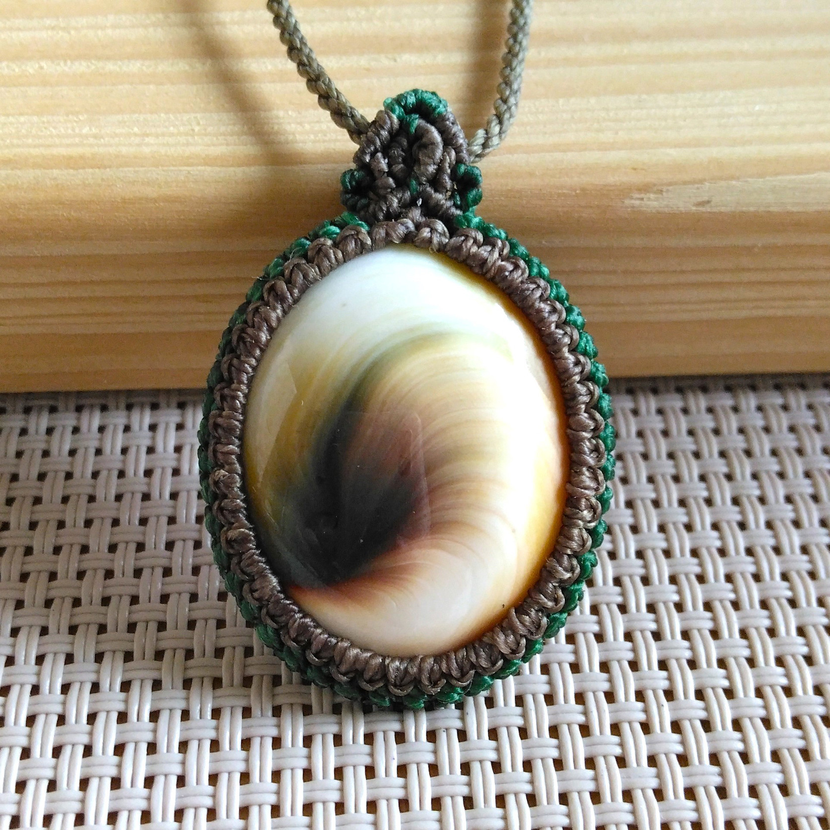 天然石ペンダント　シヴァアイ　マクラメ編み　MP6