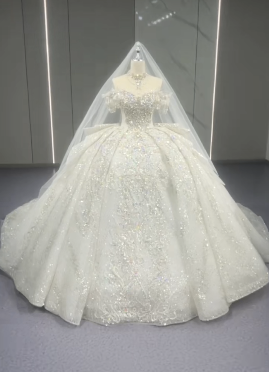 新作　オフショルダー　二の腕カバー　白たっぷりなビジュー　キラキラスカート　ウェディングドレス　韓国風結婚式海外挙式花嫁