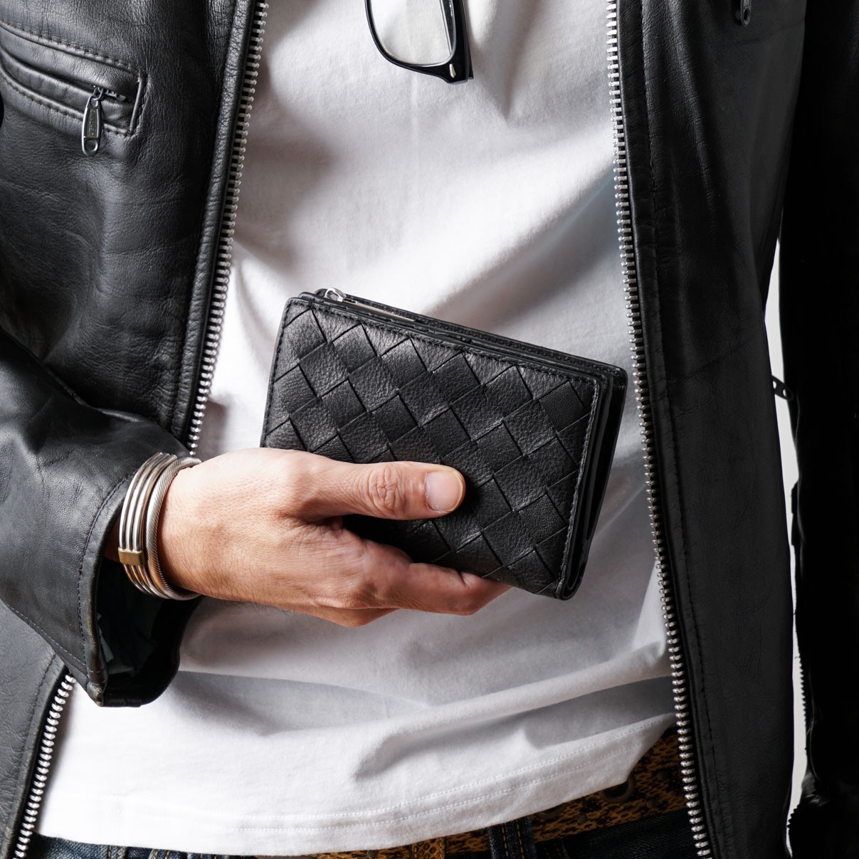 【刻印可】すっきり整い長財布並みに大容量。ミドルサイズの外L字ファスナー二つ折り財布／ブラックメッシュ　 MH1664