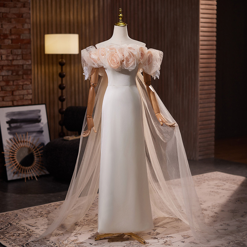 綺麗 白 サテン 立体花 肩飾りが付 ウェディングドレス パーティー 裾引き 結婚式 花嫁 前撮り 披露宴 A7162