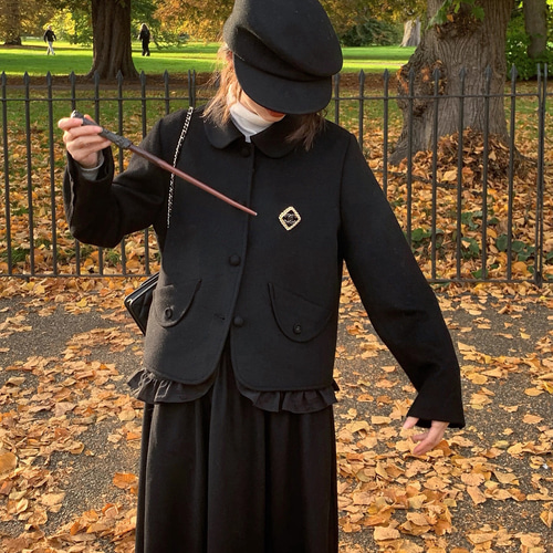 クラシカルレディー 丸襟ウール混ショート丈ジャケット 裾フリル取外し