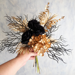 ゴールド×ブラック モダンフラワーアレンジメント 花瓶付き 12枚目の画像