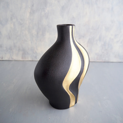 ゴールド×ブラック モダンフラワーアレンジメント 花瓶付き 16枚目の画像