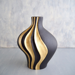 ゴールド×ブラック モダンフラワーアレンジメント 花瓶付き 14枚目の画像