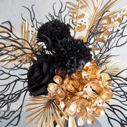 ゴールド×ブラック モダンフラワーアレンジメント 花瓶付き 2枚目の画像