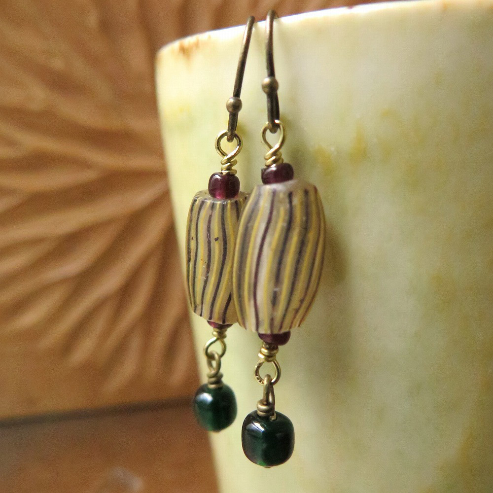 アンティーク　メロン玉　透　黒　＋　シードビーズ　緑　ピアス＆イヤリング　百世 momotose（西）