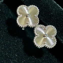 ○初回限定クーポン配布中 幸せのクローバーピアス YG/イエロー