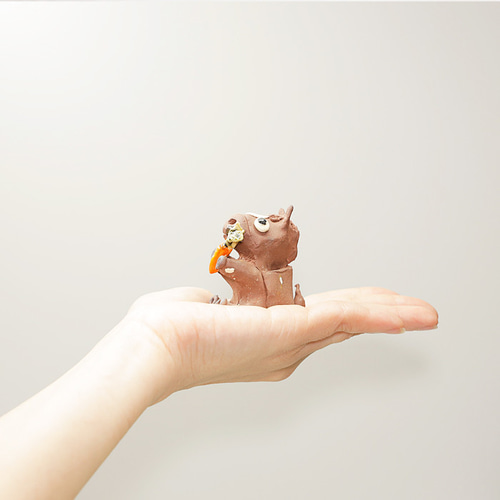 2026'干支午年❣️馬の着ぐるみ着たワンコ、縁起物、陶器人形、置物、狆犬 干支 午 馬 うま 2026年 人形師の手造り置物 スタジオRR作/ 和粋組飾り