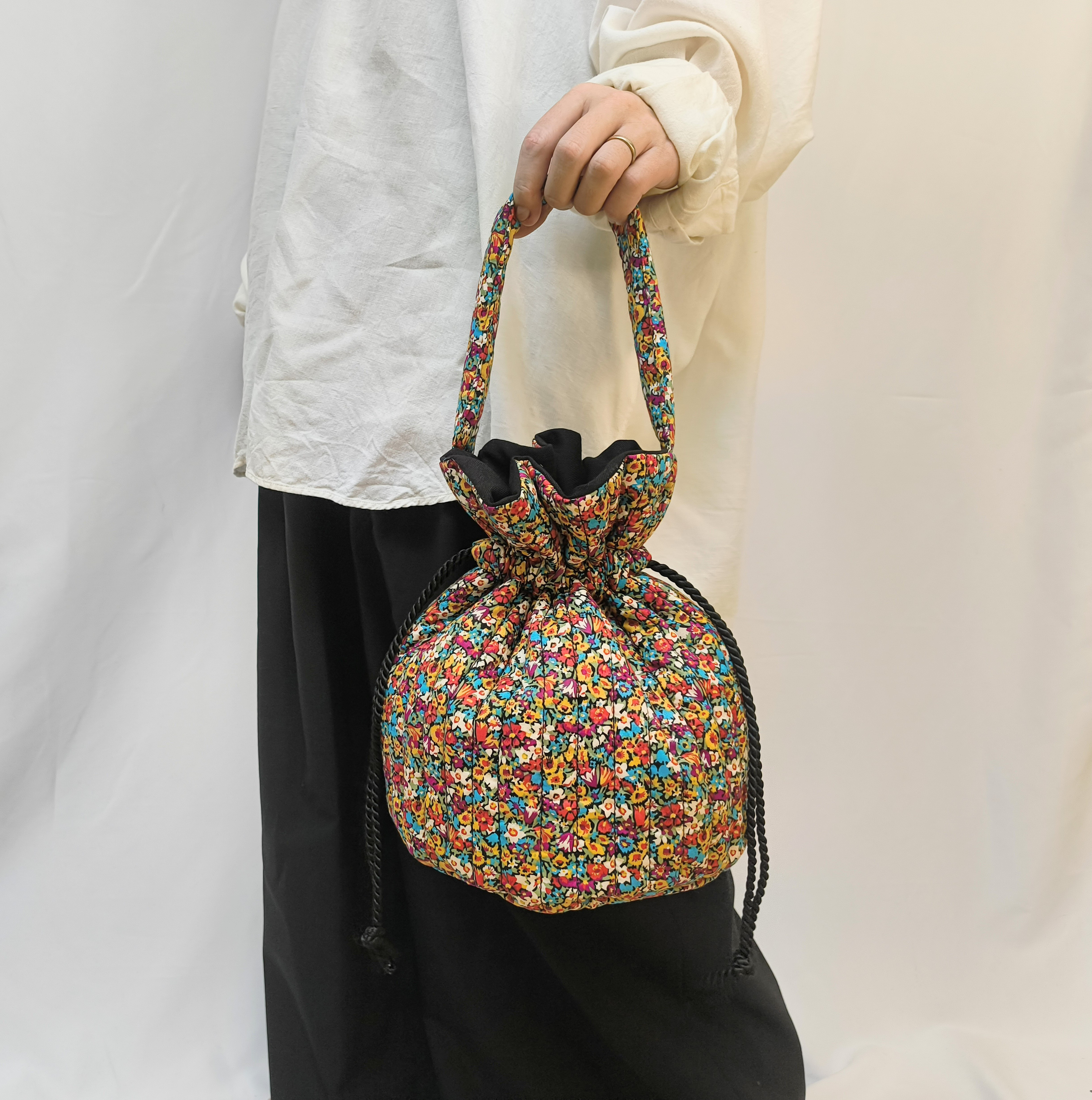 run run bag【アリス・ビクトリア】- リバティ生地  × キルト×  帆布 -