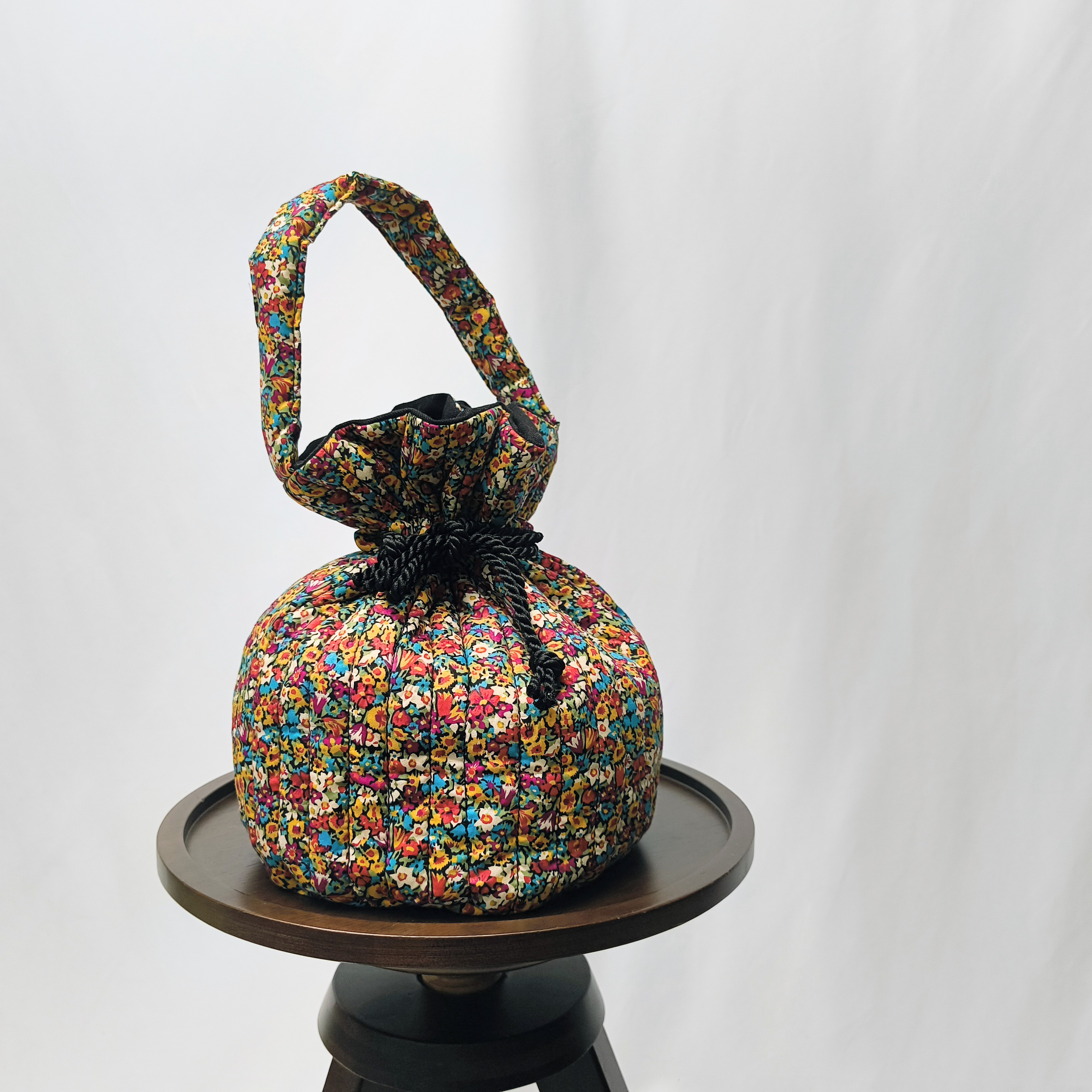 run run bag【アリス・ビクトリア】- リバティ生地  × キルト×  帆布 -