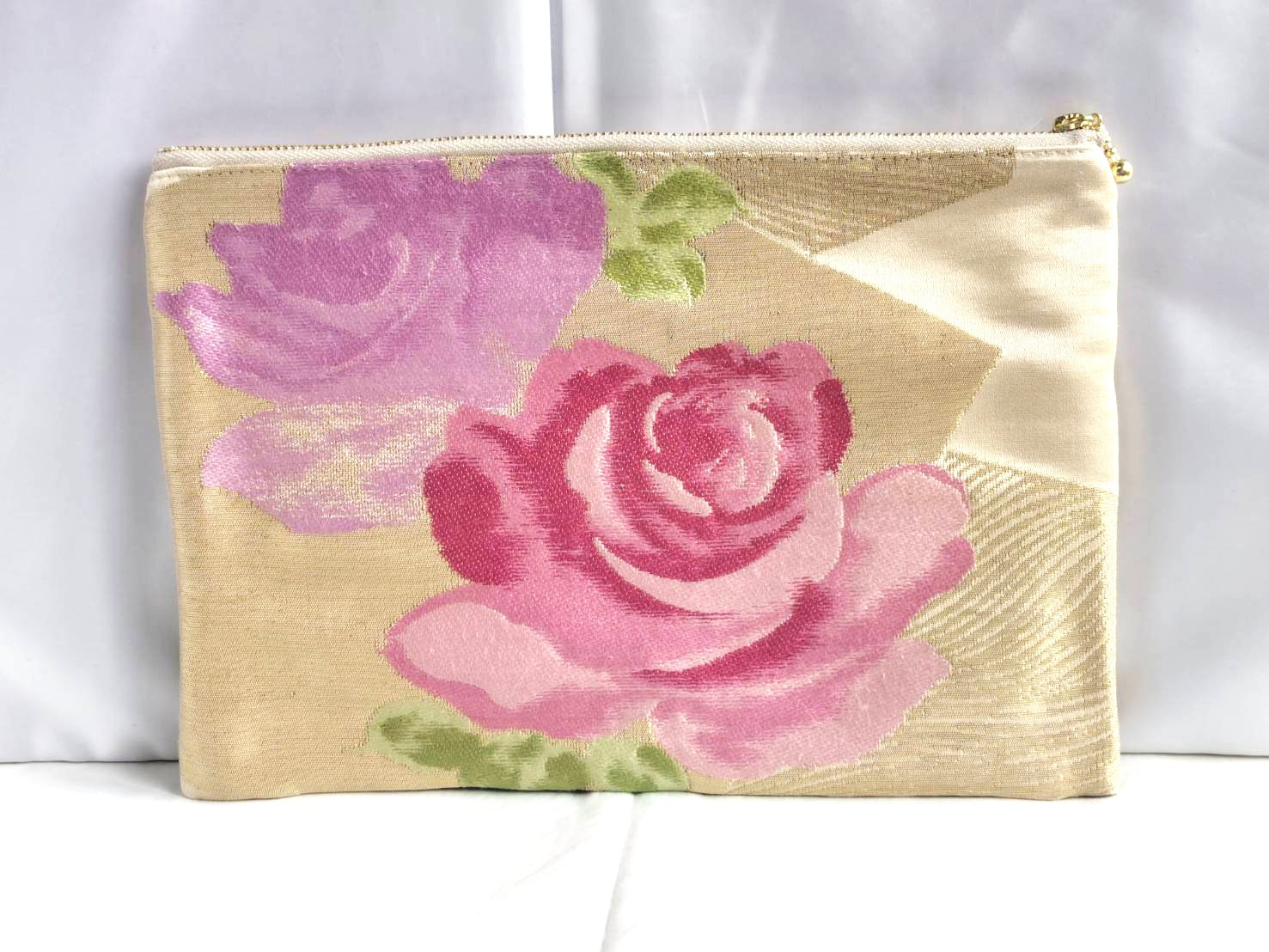 着物　御朱印帳ケース　和柄　和風　ベージュ　紫　バラ　薔薇フラットポーチ　アップサイクル　帯　シルク　25cm　日本製