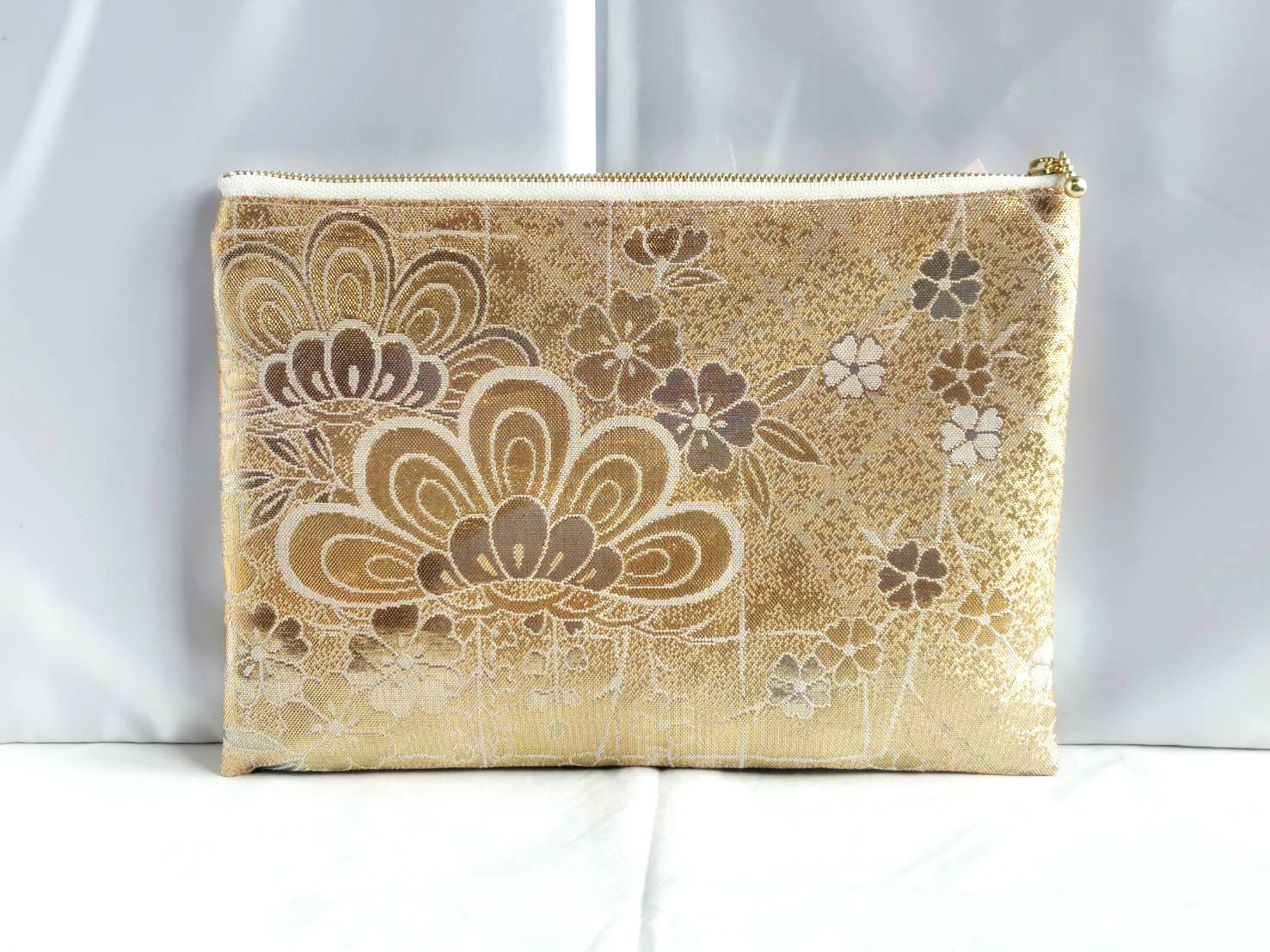 着物　御朱印帳ケース　和柄　和風　金　松　藤　菊　桜　フラットポーチ　アップサイクル　帯　シルク　25cm　日本製