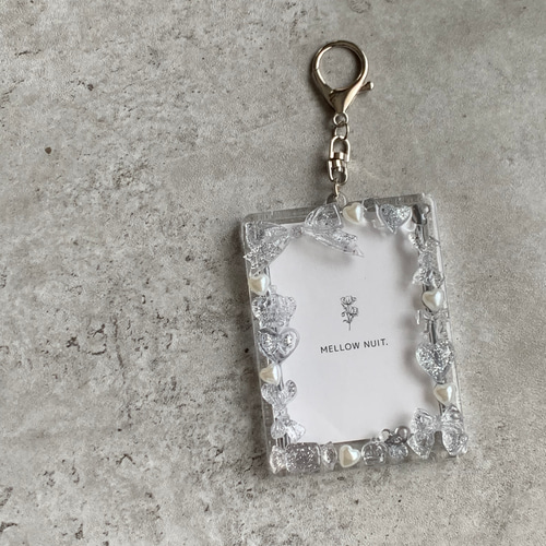 ハンドメイド　キーホルダー　トレカケース B8トレカキーホルダー】硬質ケース 『silver lamé』 mini heart pearl