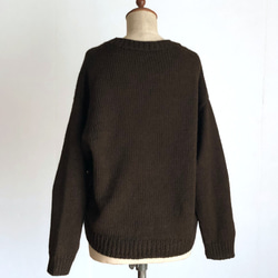 ダークブラウンの並太糸カーディガン　ウール１００％ 6枚目の画像