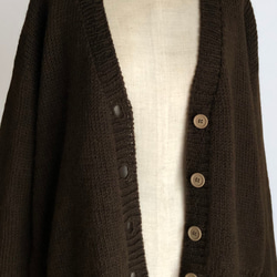 ダークブラウンの並太糸カーディガン　ウール１００％ 4枚目の画像