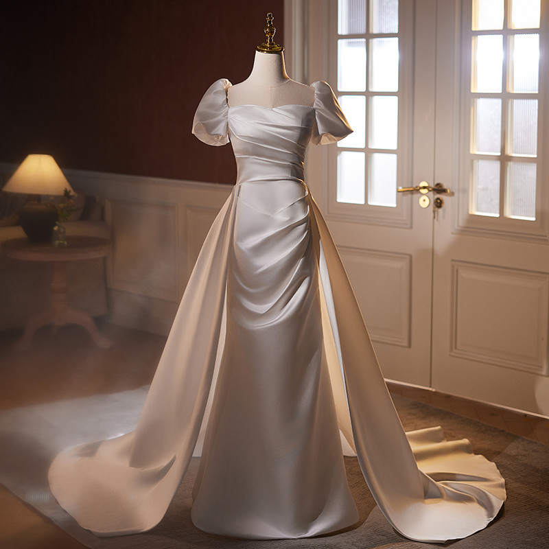 綺麗 白 サテン 半袖 ウェディングドレス 裾引き シンプル パーティー 結婚式 花嫁 前撮り 披露宴 A7198