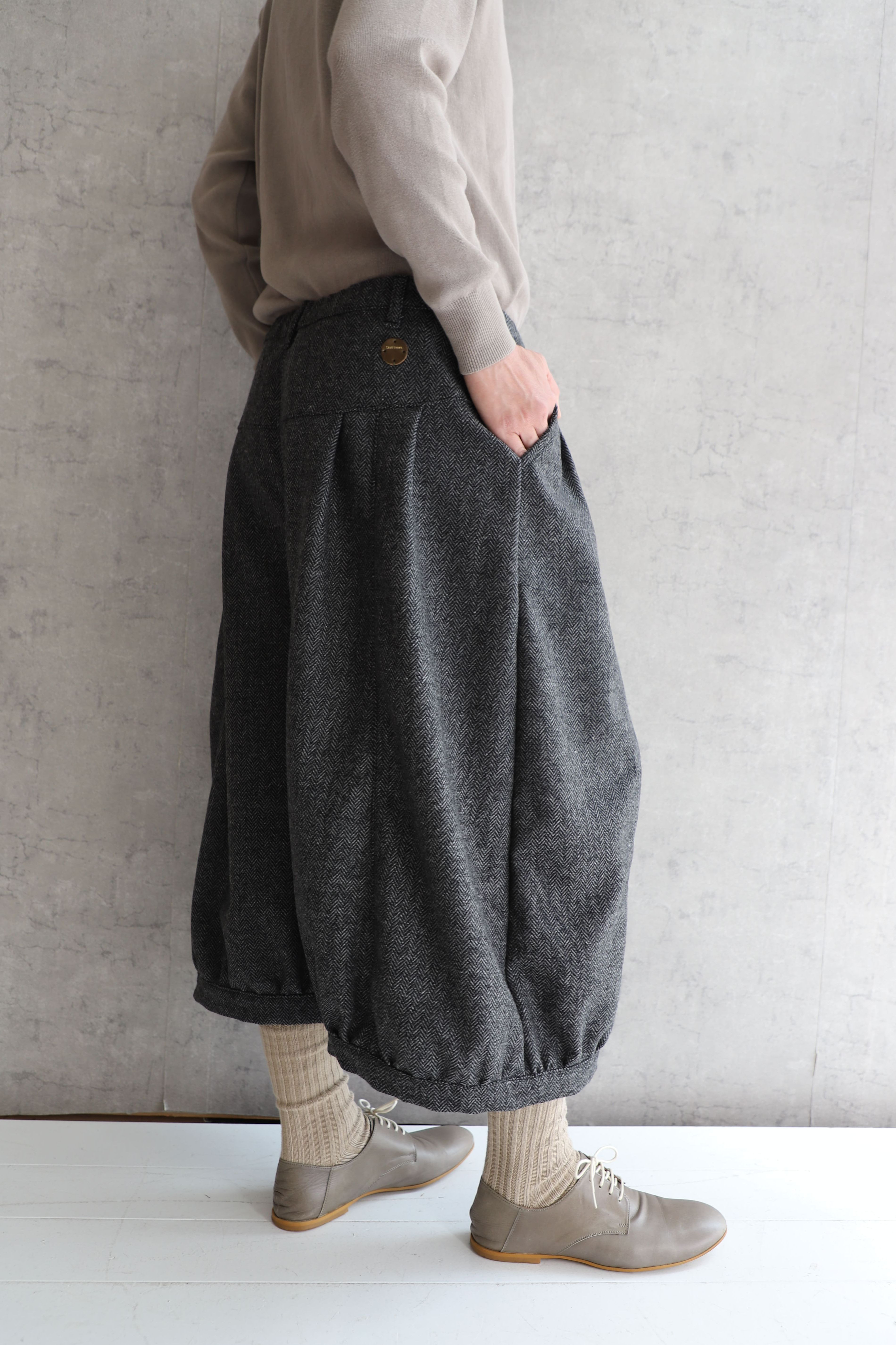 秋冬サンプルセールSALE特価掘り出し物ヘリンボーンツイードのバルーンパンツ(裏付き)　TP037GY