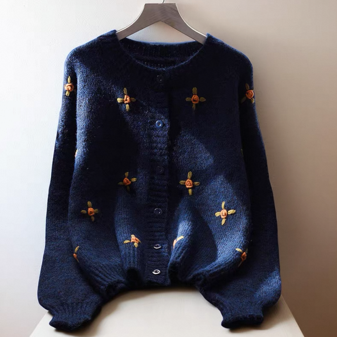 花柄カーディガン、前開きニットセーター、刺繍カーディガン、、花柄ニットセーター、ジャケット、レディース、冬、防寒対策