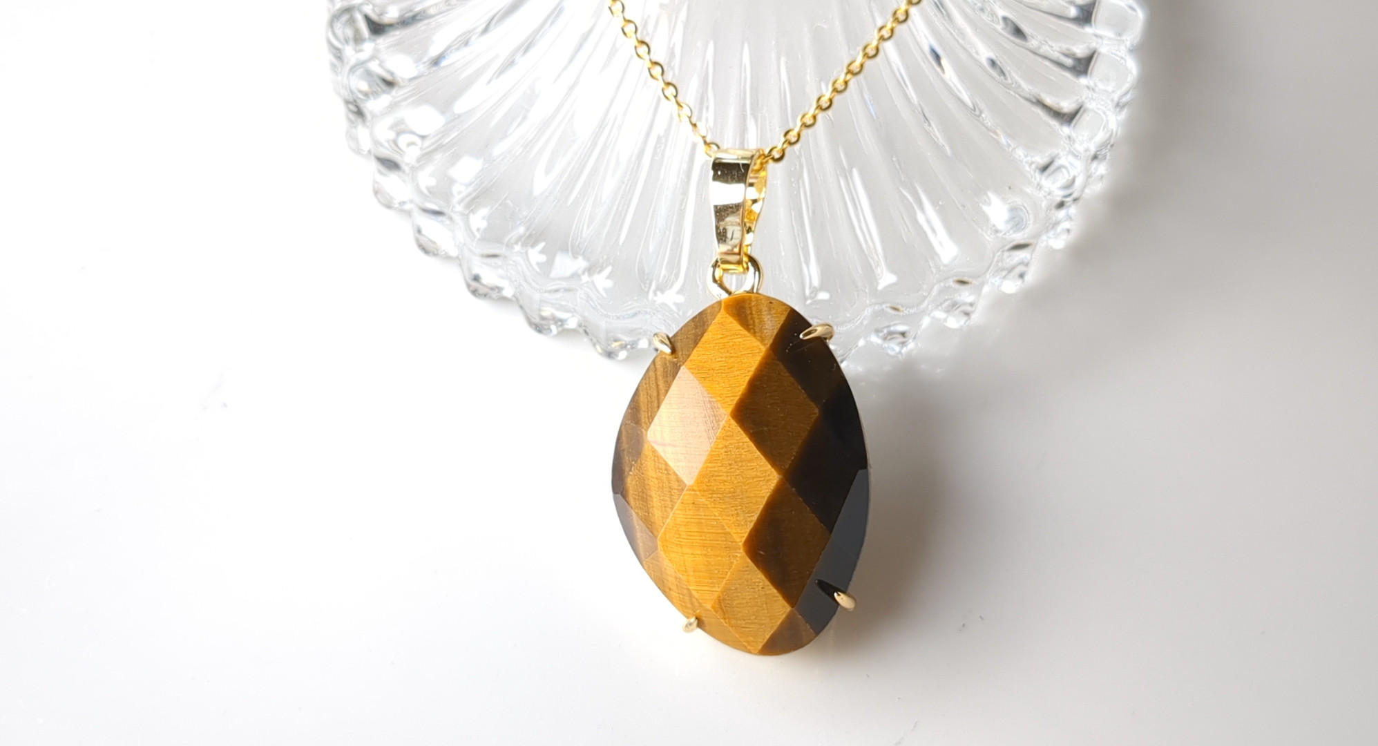 最新作『イエロータイガーアイ』のシンプルネックレス