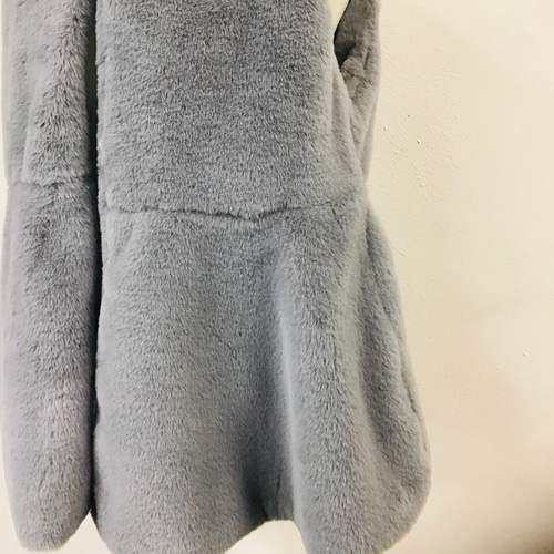 №A65414 【2025年 秋・冬 AW 新作】ペプラム フェイクファーベスト