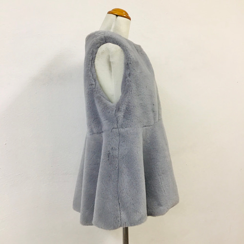 №A65414 【2025年 秋・冬 AW 新作】ペプラム フェイクファーベスト