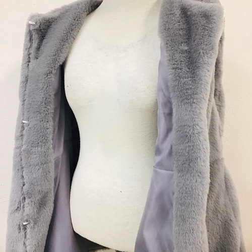 №A65414 【2025年 秋・冬 AW 新作】ペプラム フェイクファーベスト