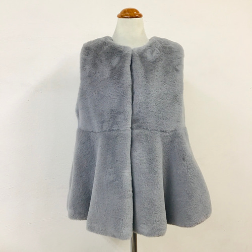 №A65414 【2025年 秋・冬 AW 新作】ペプラム フェイクファーベスト