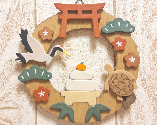 受注制作】木製お正月ミニリース 鶴と亀と鏡餅｜松竹梅の縁起飾り