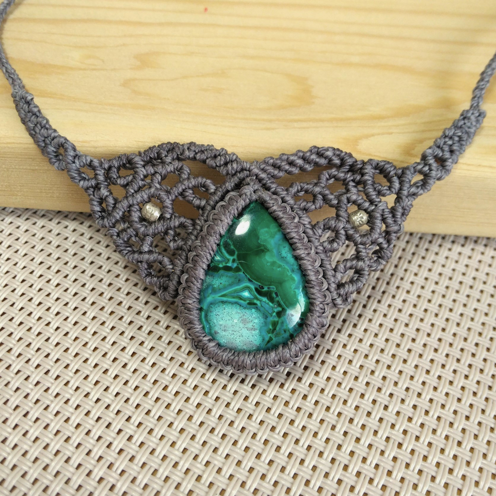 天然石ネックレス　クリソコラマラカイト　マクラメ編み　MN1