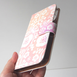 花もようの手帳型スマホケース #iPhone15対応 13枚目の画像