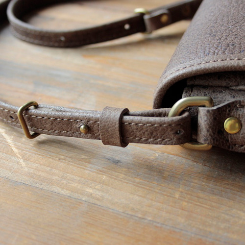 Kudu leather (クードゥーレザー)ミニショルダーバッグ グレー
