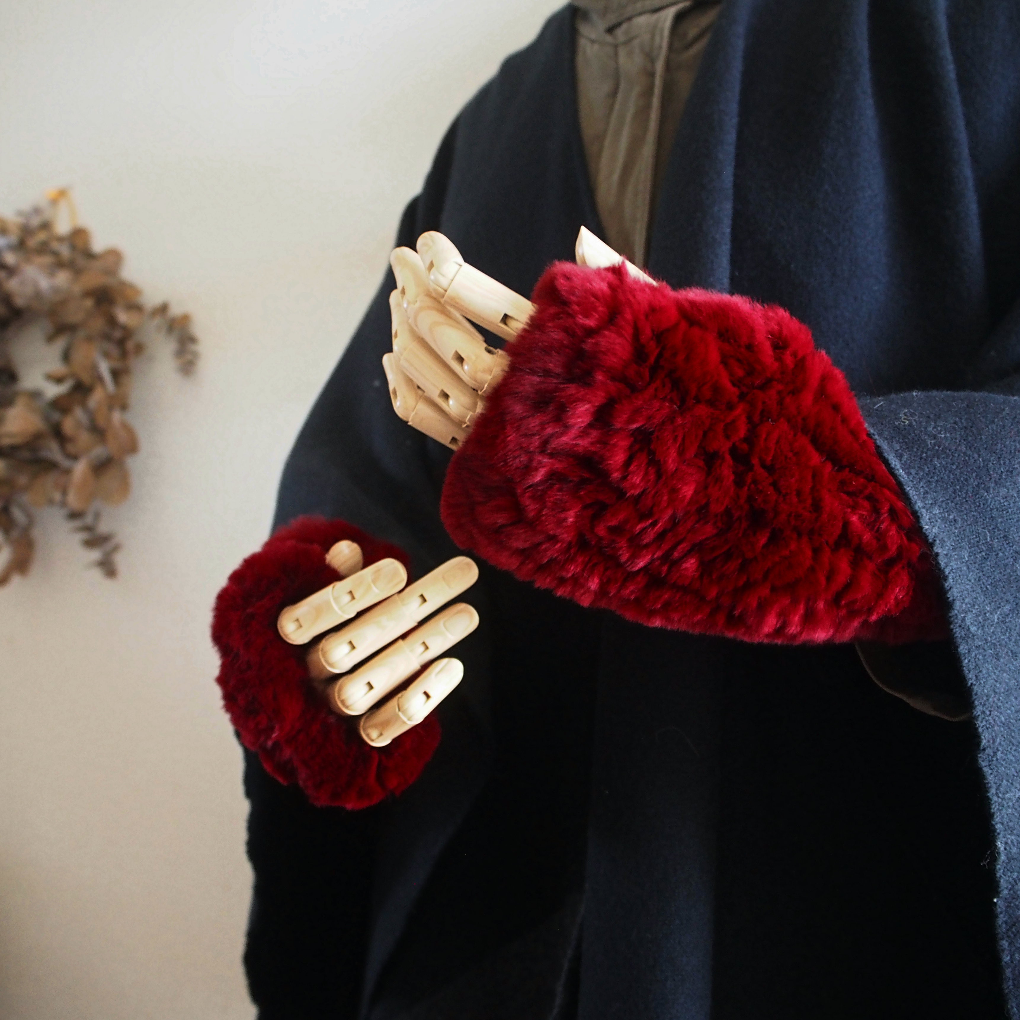 【柔らかい手元は最高の贈り物】ラビットファー・ハンドウォーマー・クリスマスレッド