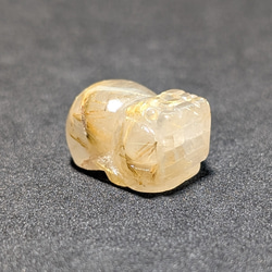 独特な表情が見られる ゴールド タイチンルチル 13ミリ 金針入り水晶 1