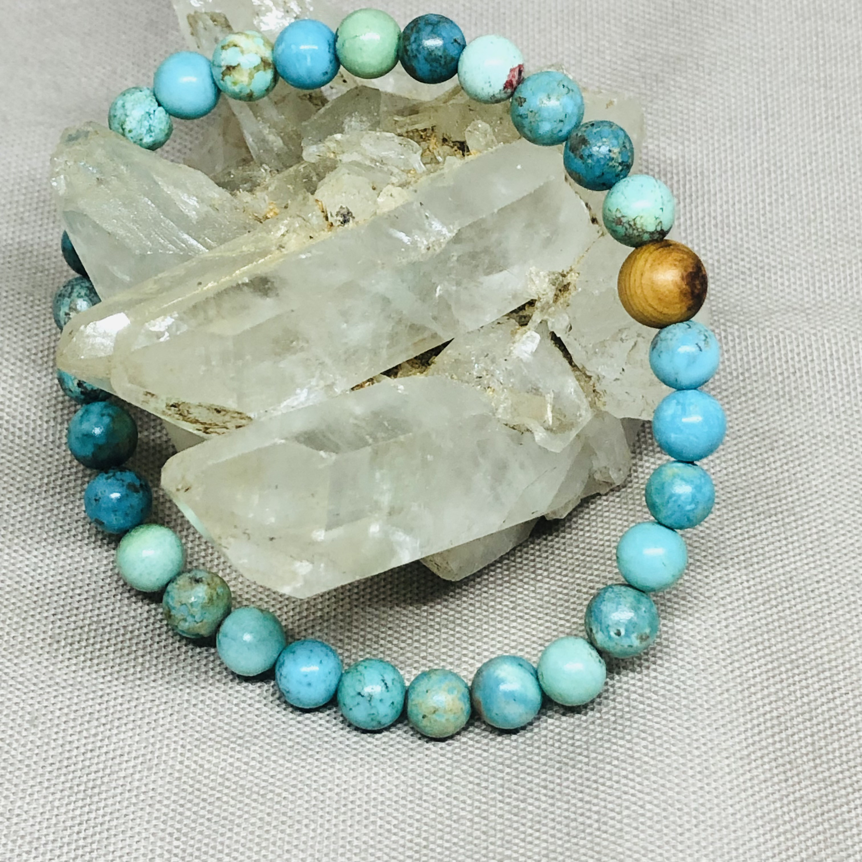 ターコイズと一粒の屋久杉玉ブレスレット