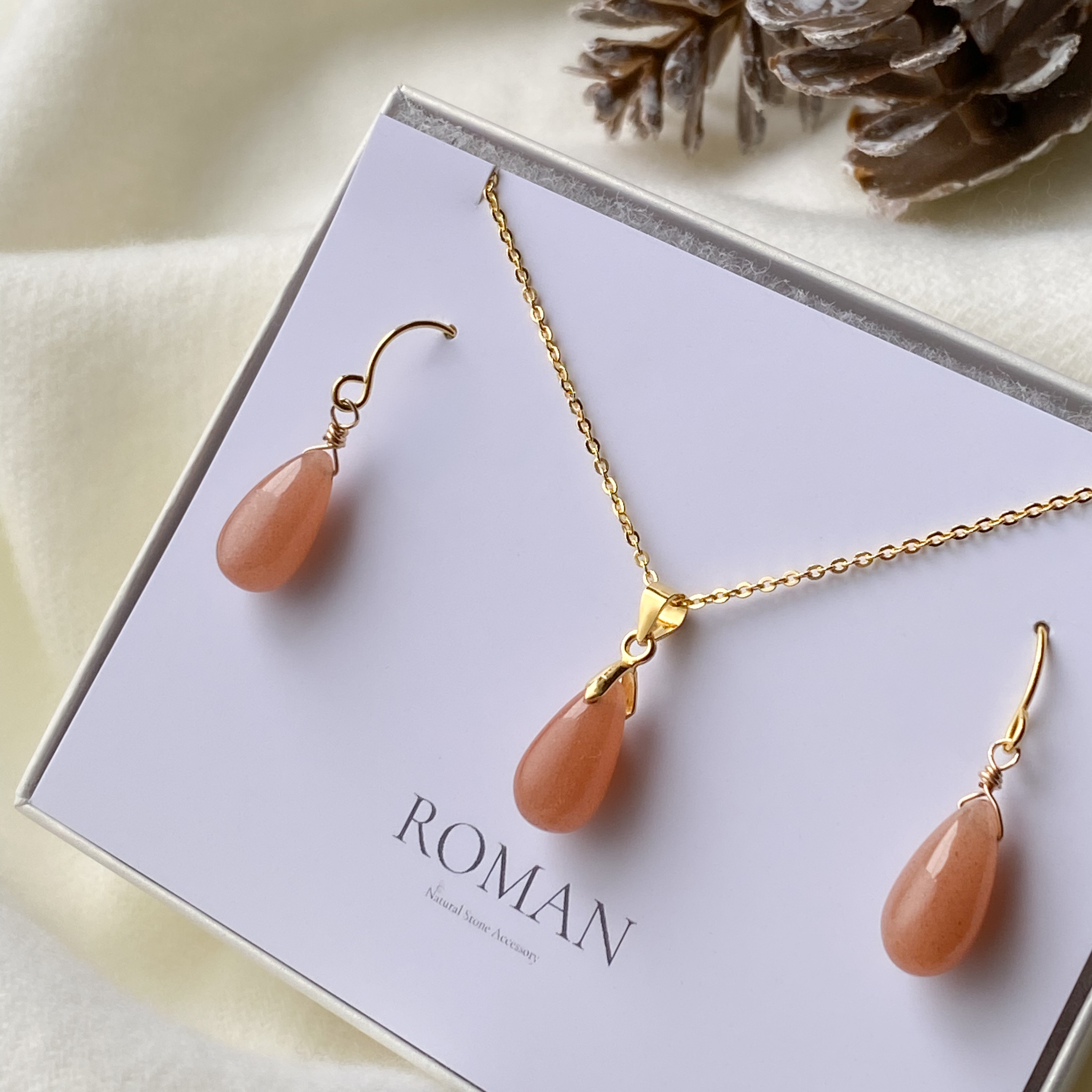 ピーチムーンストーンの一粒セット｜ハッピーボックス  ピアス　イヤリング　silver925  大粒　高品質　セット割