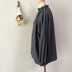 完売! 数量限定　起毛素材　ハイネックギャザーブラウス　グレー×ブラックのミニギンガムチェック柄　普通地～中厚地 7枚目の画像