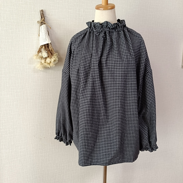 完売! 数量限定　起毛素材　ハイネックギャザーブラウス　グレー×ブラックのミニギンガムチェック柄　普通地～中厚地 5枚目の画像