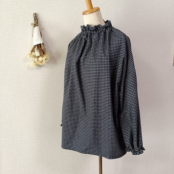 完売! 数量限定　起毛素材　ハイネックギャザーブラウス　グレー×ブラックのミニギンガムチェック柄　普通地～中厚地 6枚目の画像