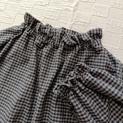 完売! 数量限定　起毛素材　ハイネックギャザーブラウス　グレー×ブラックのミニギンガムチェック柄　普通地～中厚地 3枚目の画像