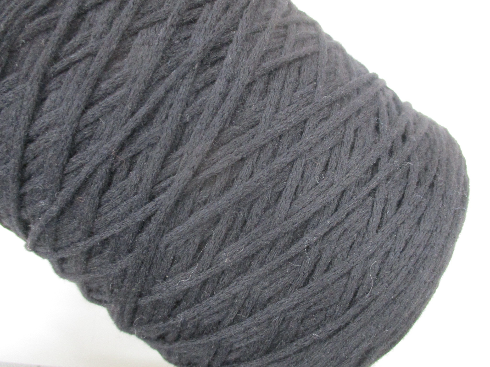 並太リリアンヤーン　あらいぐまの毛糸　黒770g　k24