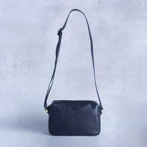 ショルダーバッグ 本革 イタリアンレザー 収納 大容量 斜めがけ バッグ