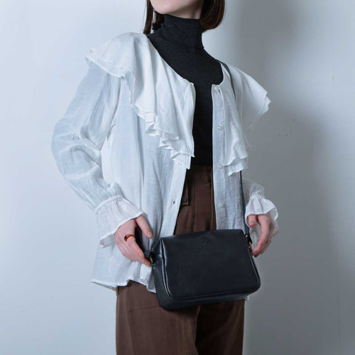 ショルダーバッグ 本革 イタリアンレザー 収納 大容量 斜めがけ バッグ