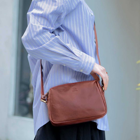 ショルダーバッグ 本革 イタリアンレザー 収納 大容量 斜めがけ バッグ